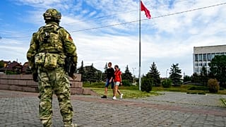 На аллее славы в центре Херсона