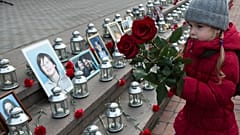 Траурная церемония у здания бывшего театрального центра на Дубровке, 26 октября 2017