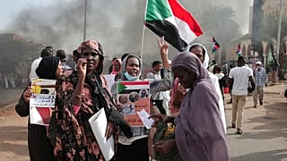 Sudan'da sivil yönetime dönülmesini isteyen demokrasi yanlısı göstericiler