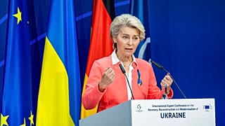 Pour la présidente de la Commission européenne Ursula Von der Leyen, "Il n'y a pas de temps à perdre" pour mettre en place les moyens de la reconstruction ukrainienne.