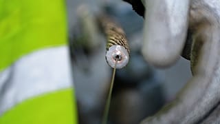 Câble sous-marin à haute vitesse reliant Singapour à la France lors de son installation - Mars 2016