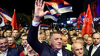 Milorad Dodik hívei között