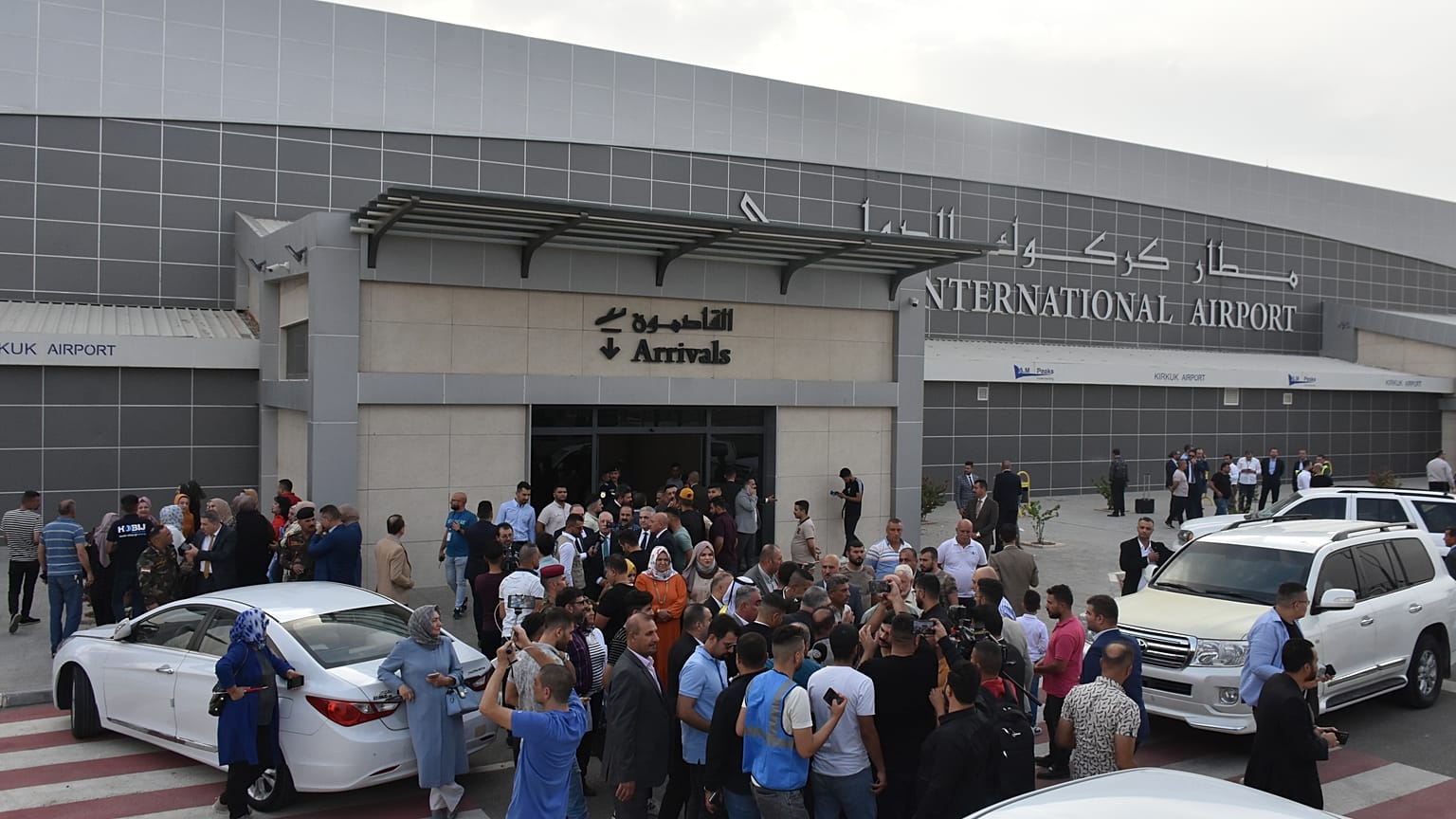 Daha önce askeri üs olarak kullanılan Kerkük Havalimanı'nda 20 Ekim tarihinden itibaren iş ve dış hat uçuşları başladı