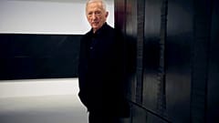 Pierre Soulages en 2009 lors d'une retrospective sur son travail au Centre Georges Pompidou (Paris).