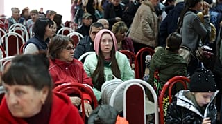 Вывезенные из Херсона украинцы прибыли в Анапу. 25 октября 2022.