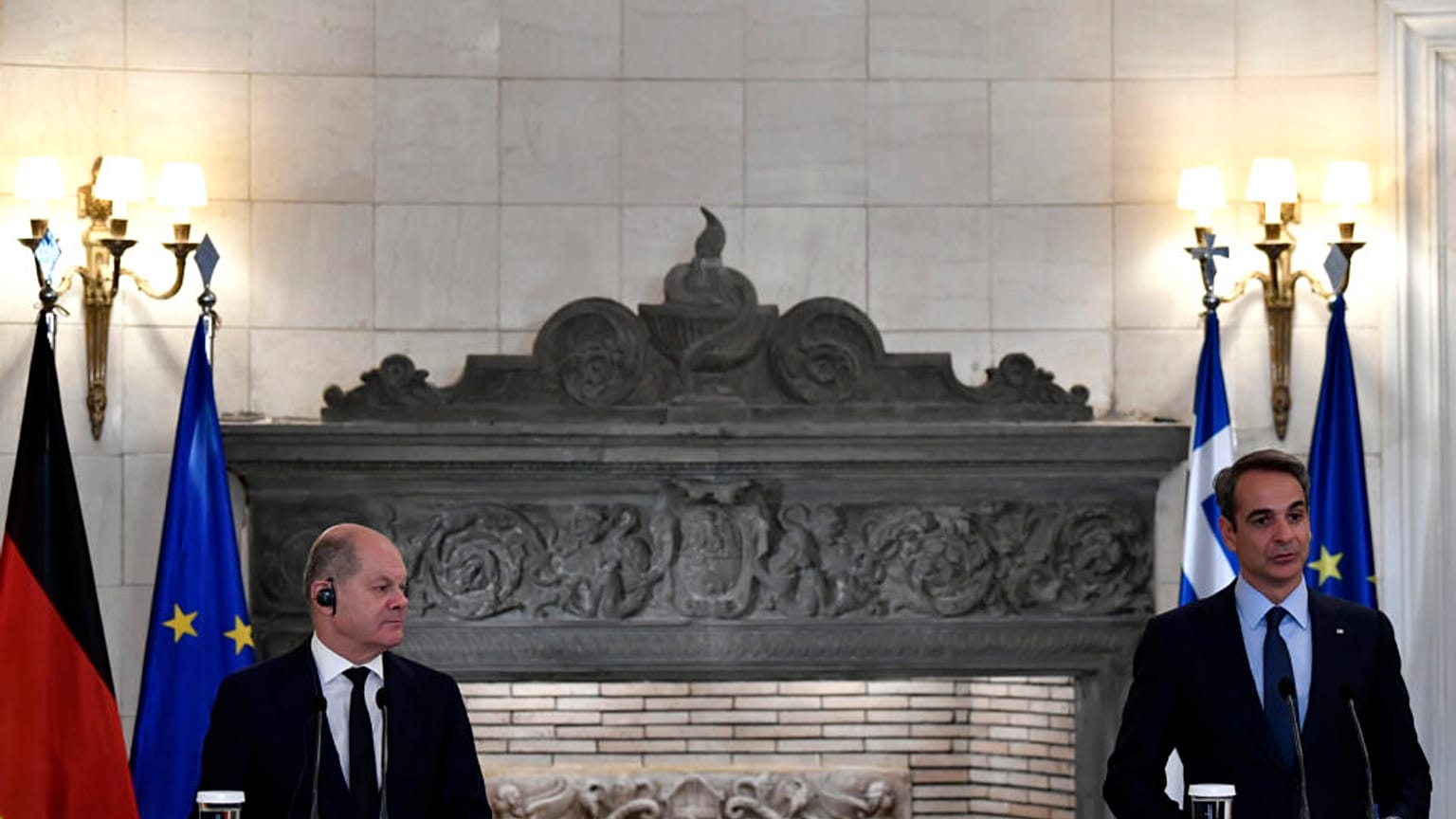 Olaf Scholz ve Kriyakos Miçotakis