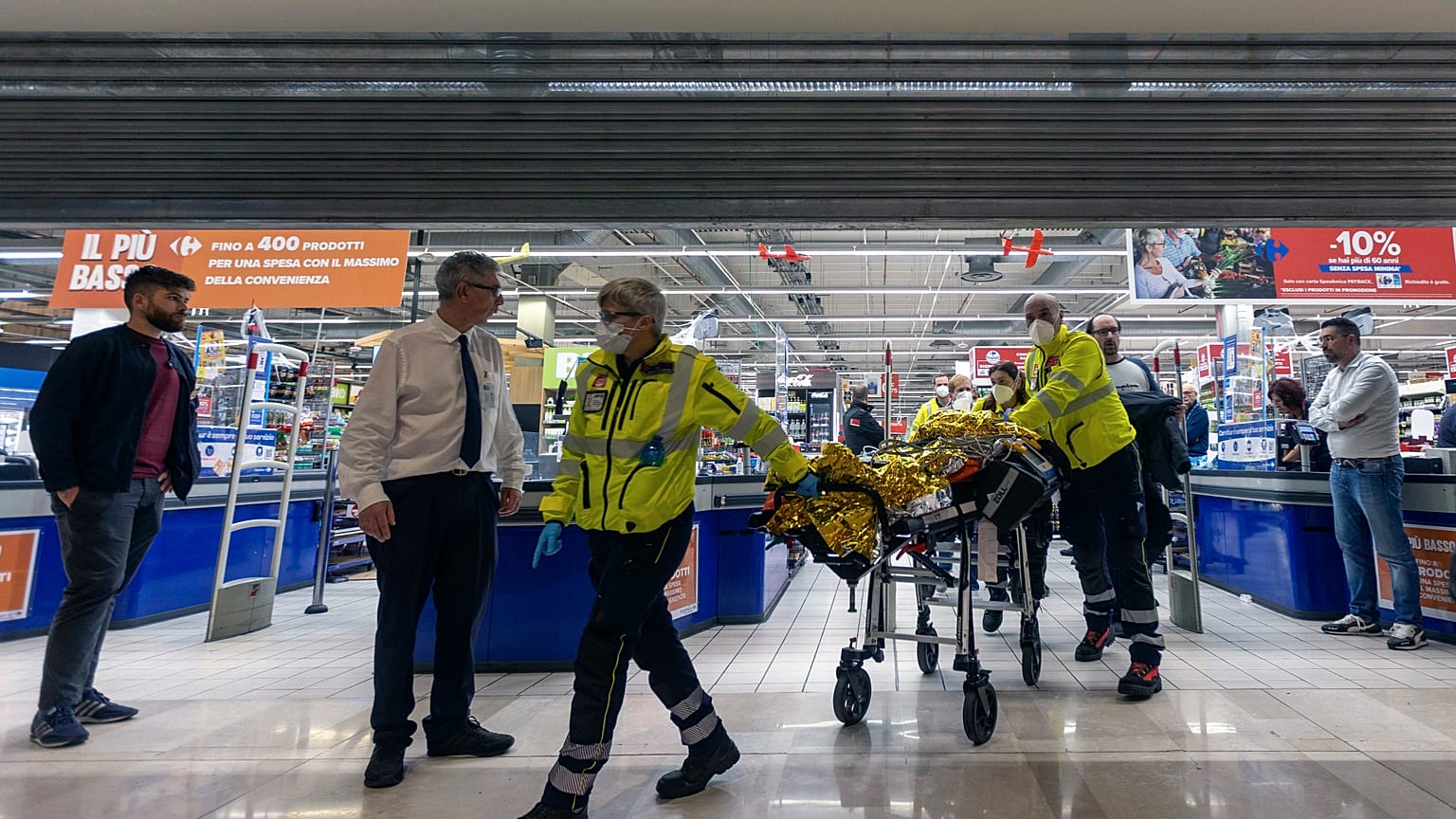 Επίθεση με μαχαίρι σε εμπορικό κέντρο στην Ιταλία