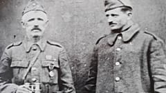 Συνάντηση πατέρα και γιου τον Μάρτιο του 1941 στην Κορυτσά