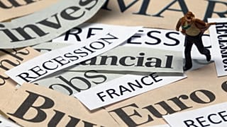 كلمات مقطوعة من الصحف لتوضيح الركود والأزمات والوضع المالي في أوروبا.