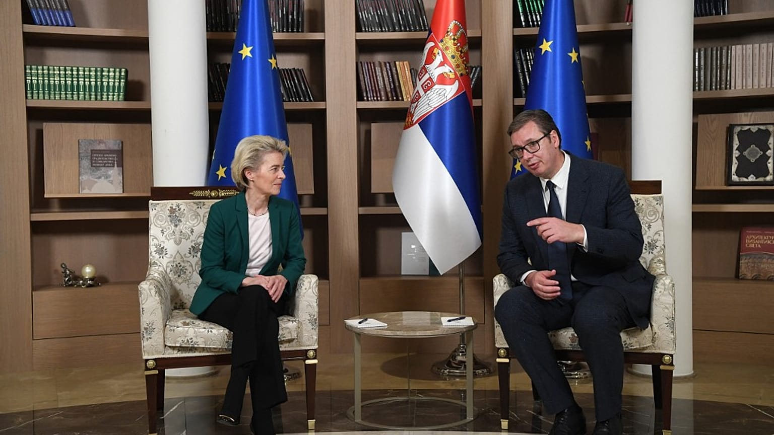 Presidente sérvio e presidente da Comissão Europeia em Belgrado