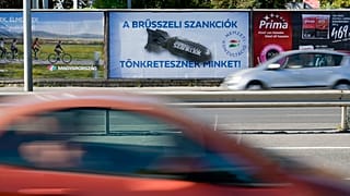 A nemzeti konzultációt hirdető plakát Budapesten