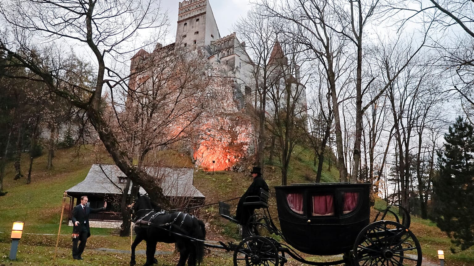 Bran Kalesi, 1897'de kaleme alınan ve sinemaya da uyarlanan dünyanın en ünlü Gotik korku romanlarından "Drakula"nın yazımında İrlandalı Bram Stoker’a ilham kaynağı oldu