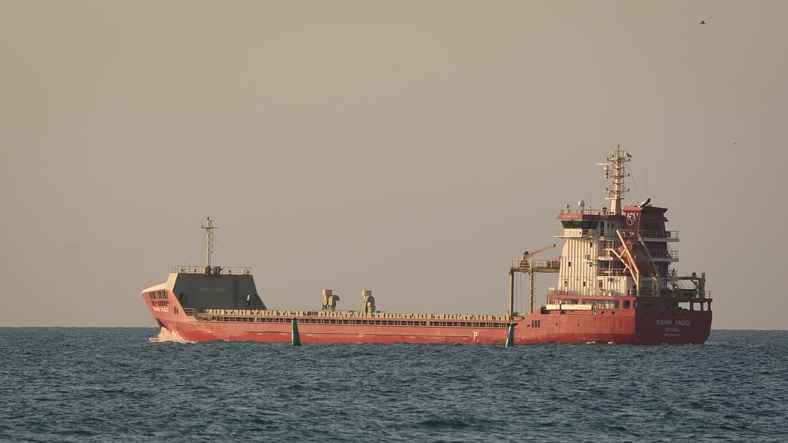 Un navire chargé de céréales en mer Noire après avoir quitté le port d'Odessa le 9 août 2022.