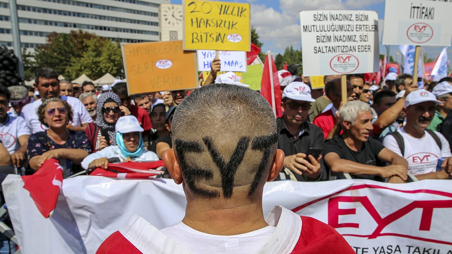 Emeklilikte Yaşa Takılanlar (EYT) eylemi