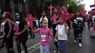 Nők tüntettek Halottak Napján