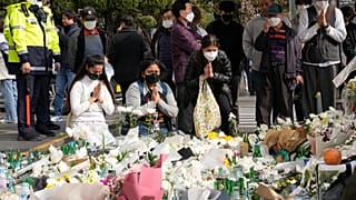 Seul'deki izdihamda 156 kişi can verdi