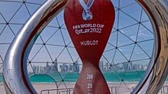 ساعة للعد التنازلي على الواجهة البحرية في الدوحة، قطر، الثلاثاء 29 مارس 2022