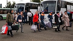 Κάτοικοι τς Χερσώνας μεταφέρονται / εκτοπίζονται στη νότια Ρωσία