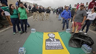 Kamionos blokád Bolsonaro mellett Sao Paulónál