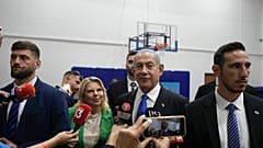 Benjamin Netanyahu e la moglie Sara al voto. (Gerusalemme, 1.11.2022)