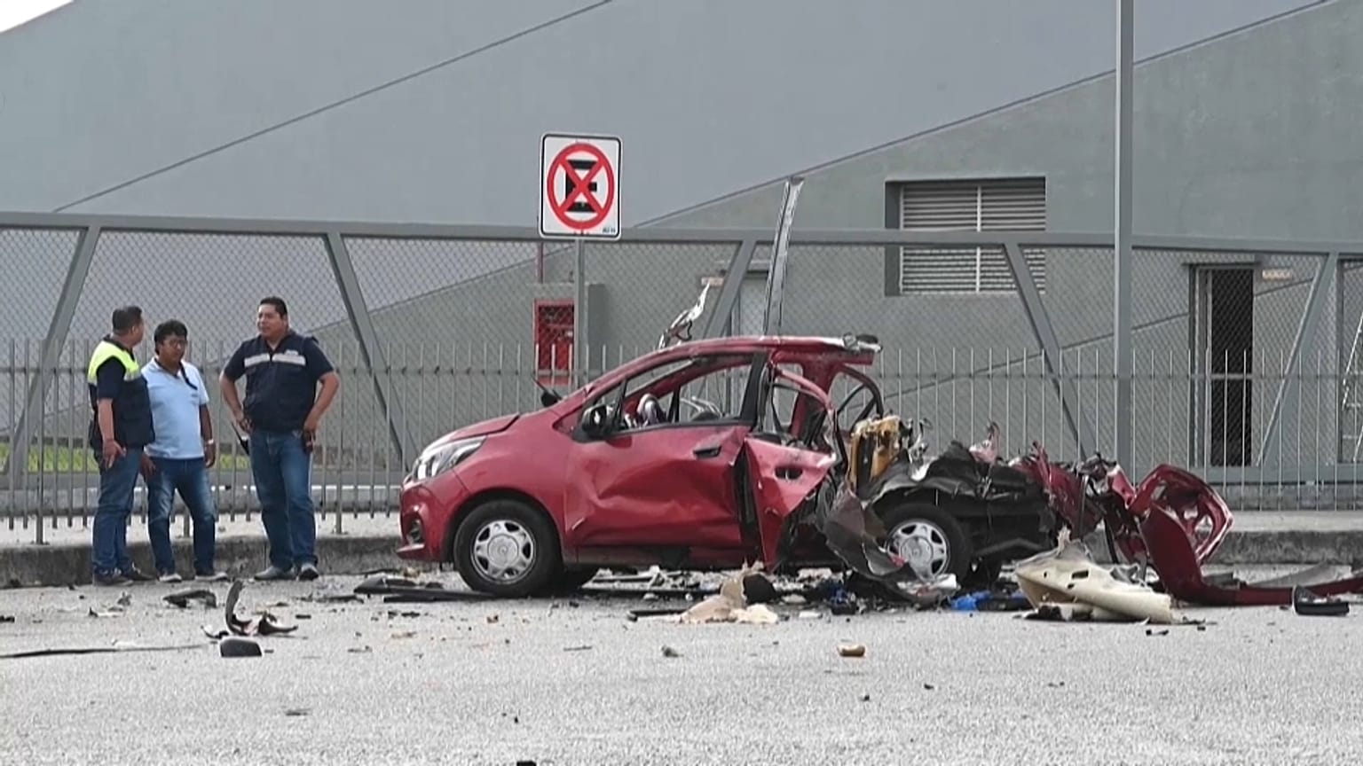 Estado de un coche tras uno de los atentados