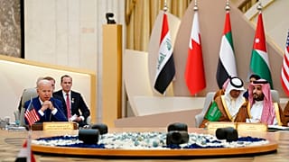 Joe Biden amerikai elnök és Mohammed bin Szalman szaúdi koronaherceg, a július 16-ai Öbölmenti Együttműködési Tanács ülésén