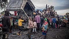 Residentes de Kanyaruchinya desmatelam camião da ONU incendiado terça-feira