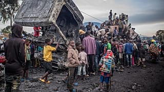 Residentes de Kanyaruchinya desmatelam camião da ONU incendiado terça-feira