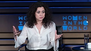 Ece Temelkuran è una giornalista, scrittrice e attivista turca