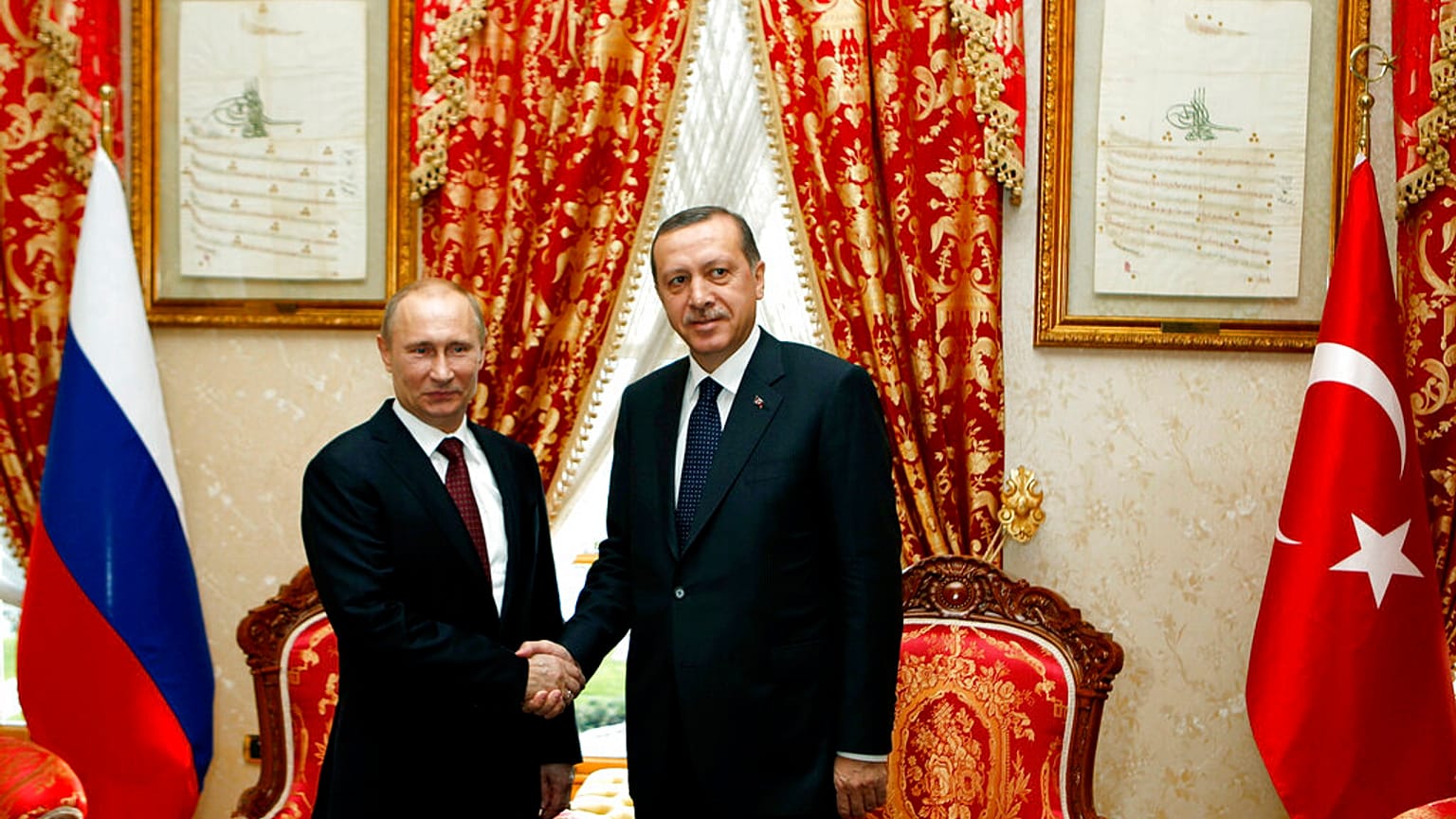 Putin e Erdoğan, in una foto del 2012. 