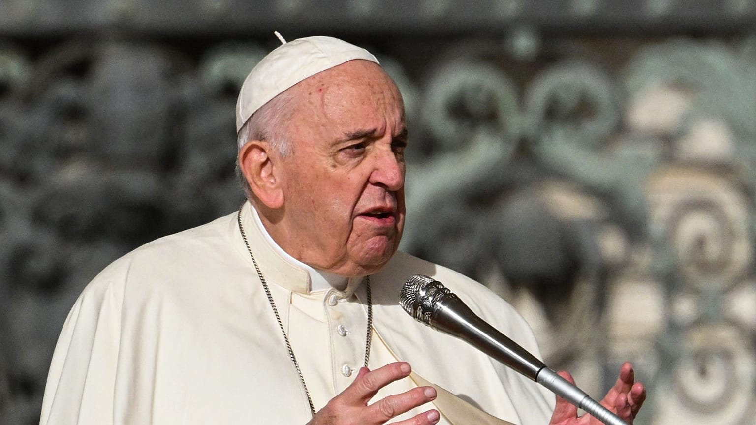 Pope Francis speaks during the weekly general audience on September 28, 2022