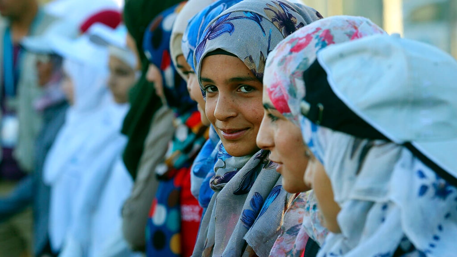 Amman'da Japonya U17 Kadınlar Dünya Kupası takımı ve beş Ürdünlü kızla dostluk maçı öncesinde poz veriyor (arşiv)