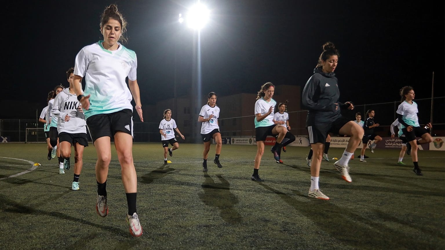 لاعبات فريق سيدات النادي الأرثوذكسي في عمان، الأردن، السبت 22 أكتوبر 2022 
