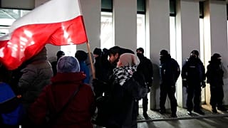 Avrupa Komisyonu, Polonya'ya Avrupa Birliği Adalet Divanının disiplin dairesi hakkındaki kararına uymadığı için yedi farklı ceza vermişti