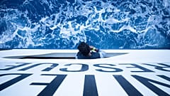 Uno dei naufraghi tratti in salvo nelle acque al largo delle coste siciliane dall'imbarcazione Humanity 1 dell'Ong tedesca SOS Humanity