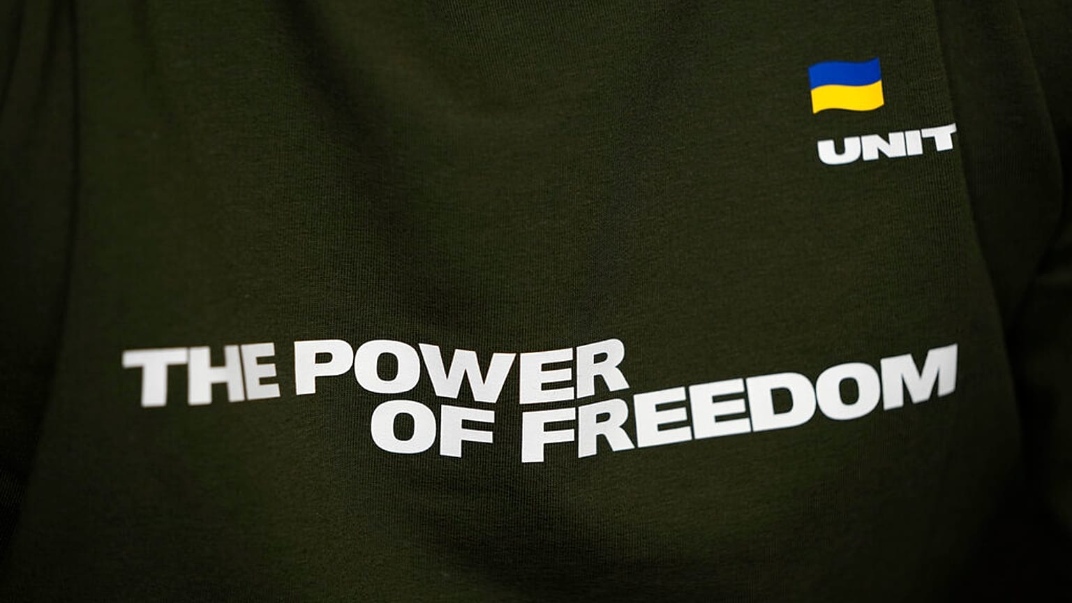 Detalhe da t-shirt envergada por Mikhailo Fedorov