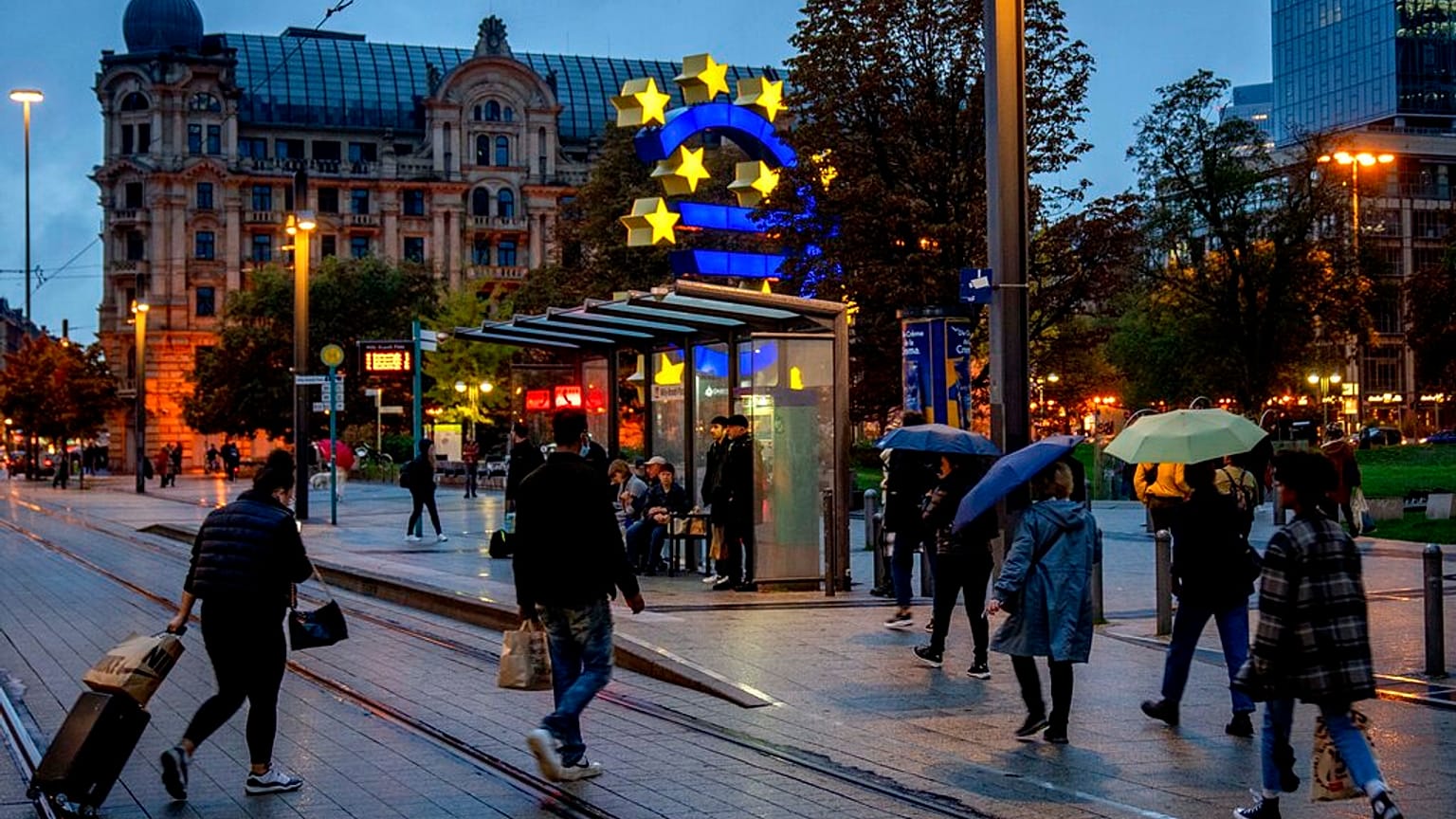 Almanya'nın Frankfurt kentinde bir cadde 