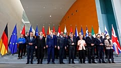 Famileinfoto auf dem Berliner Westbalkan-Gipfel