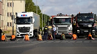 A Letzte Generation egyik közúti blokádja Berlinben