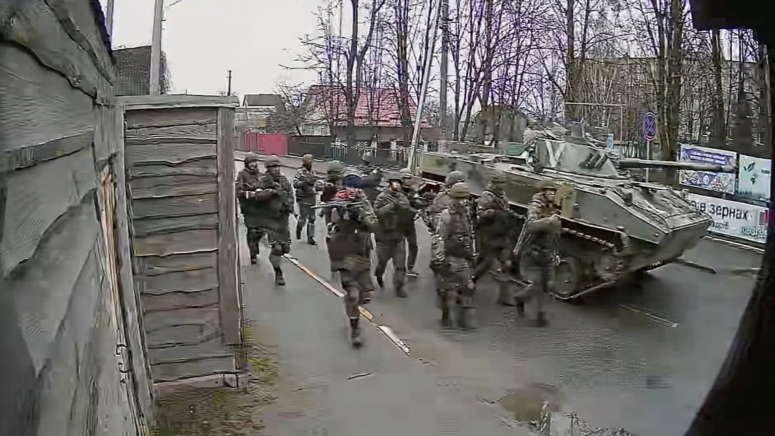 Российские военные в момент захвата Бучи