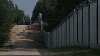 Valla en la frontera entre Polonia y Bielorrusia