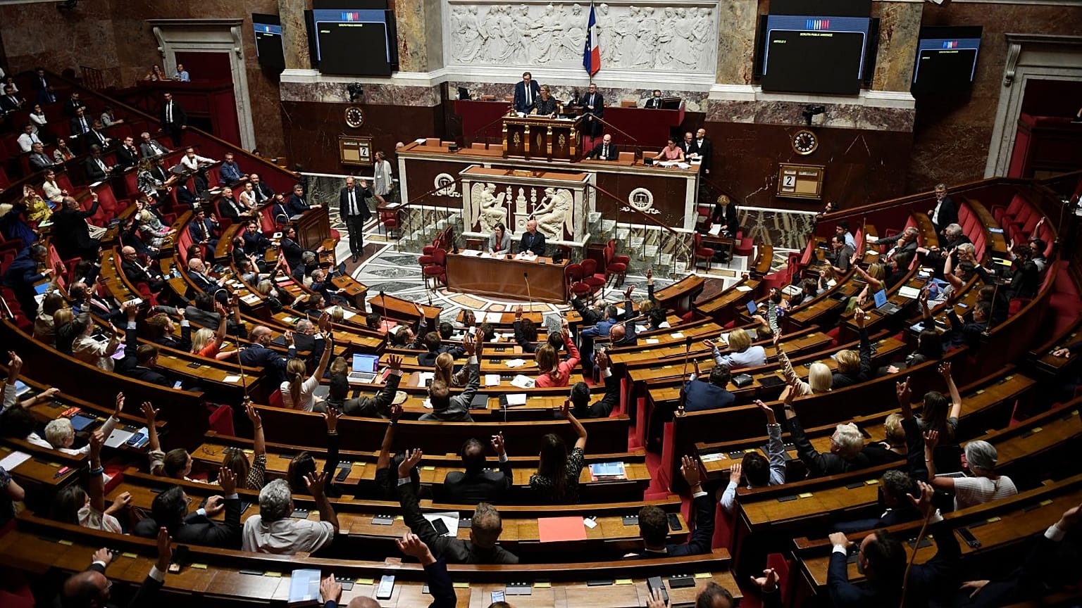 عکس آرشیوی از پارلمان فرانسه