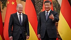 Xi Jinping empfing Olaf Scholz in der Großen Halle des Volkes in Peking