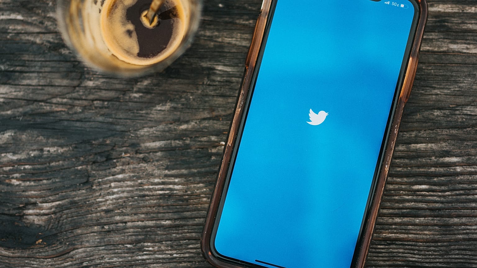 Twitter-Angestellte erfahren heute, ob sie am Montag zur Arbeit erscheinen sollen.