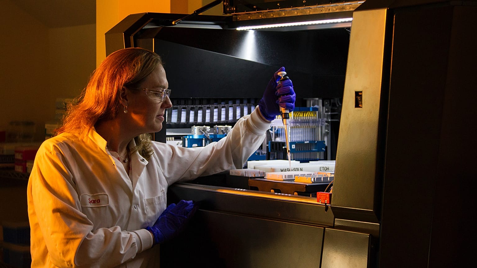 Imagen de hemeroteca del Laboratorio de Investigación Genómica del Cáncer