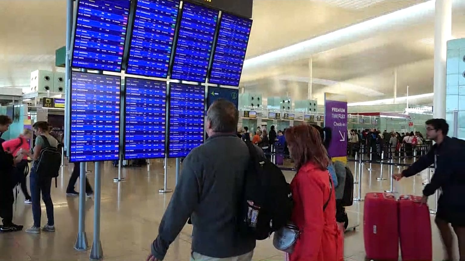 Restricción en aeropuertos de España por alerta de una posible caída de restos de un cohete chino