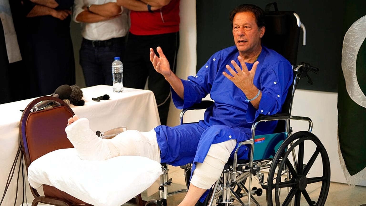 Eski pakistan Başbakanı İmran Han, tedavi gördüğü hastane odasında çektiği videoda saldırı planıyla ilgili suçlamalarda bulundu