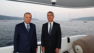 Ερντογάν και Στόλτενμπεργκ στο Βόσπορο