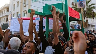 تونسيون يتظاهرون في جرجيس جنوب البلاد للمطالبة بإجابات رسمية حول مصير المفقودين في البحر