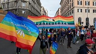 Манифестанты призывали остановить войну